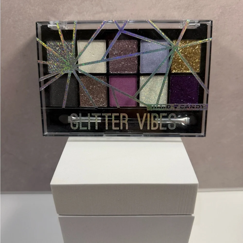 💙3/$20 Hard Candy Glitter Vibes Eyeshadow Palette - Multicolor